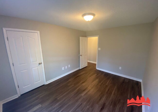 Building Photo - 7113 Tudor Ln
