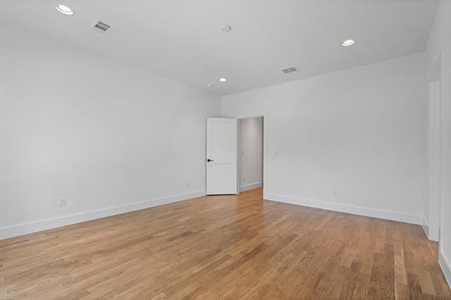 Building Photo - 5539 Longview St