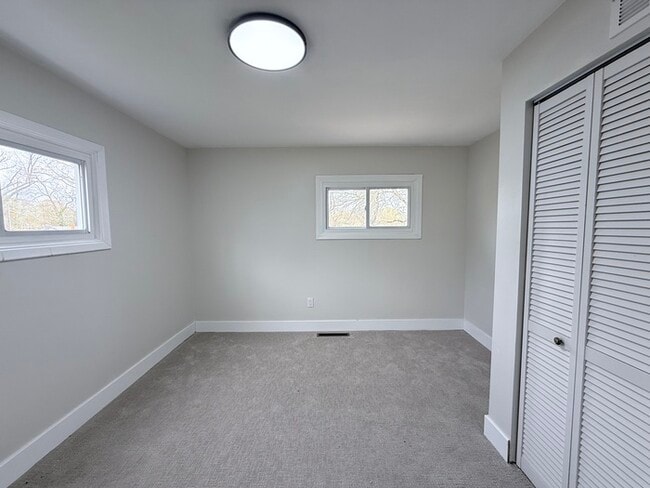 Building Photo - 315 Park Ave