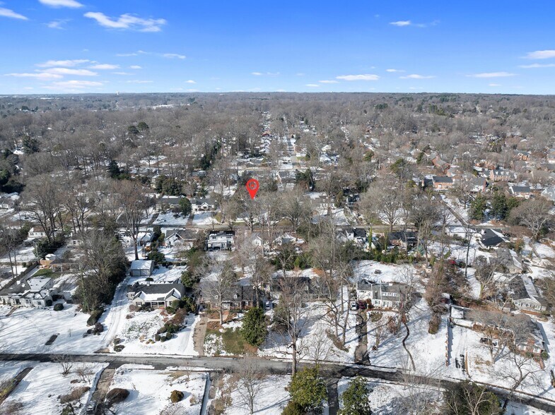 Building Photo - 221 W Avondale Dr