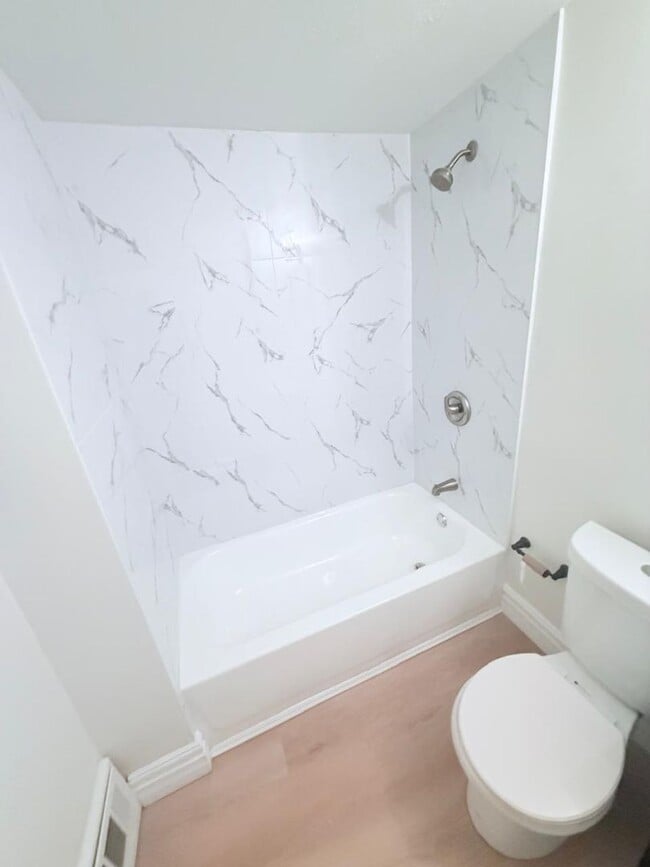 Building Photo - 2604 W 27th St