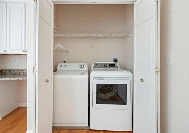 Building Photo - Southern Village Townhome available in early August