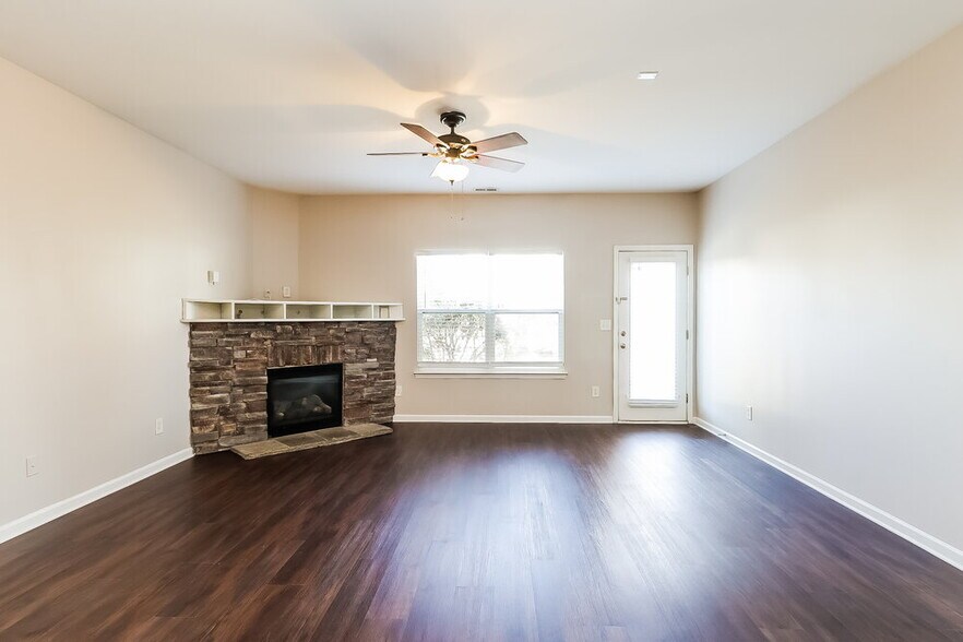 Building Photo - 10926 Slalom Hill Rd