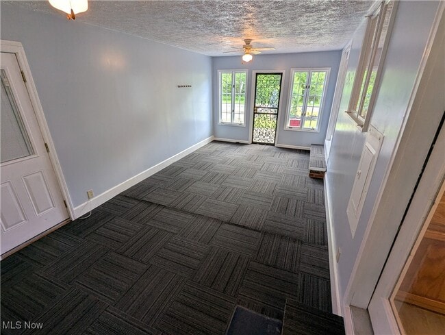 Building Photo - 17630 W River Rd