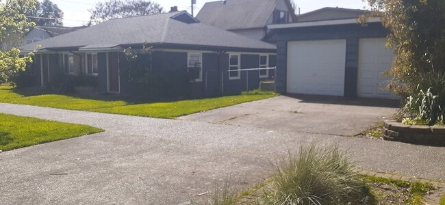 Building Photo - 2bd/1ba Seattle Home