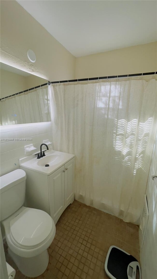 Building Photo - 807 86th St