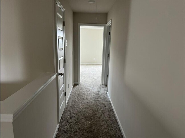 Building Photo - 3250 Westgate Park Dr