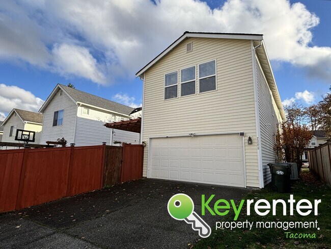 Building Photo - Spacious 4-Bedroom, 2.5 Bath Dupont Rental 5 Minutes from JBLM – Over 2,600 Sq Ft of Comfort