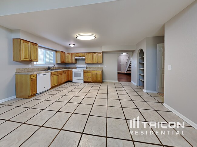 Building Photo - 2239 Fremont Ct