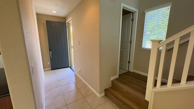 Building Photo - 2501 Chuck Hammond Dr