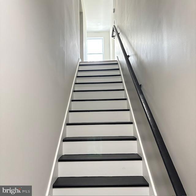 Building Photo - 2317 Callow Ave