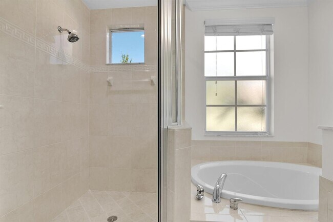 Building Photo - 2441 San Pietro Cir
