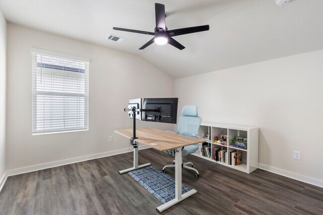 Building Photo - 17415 Rosette Grass Dr