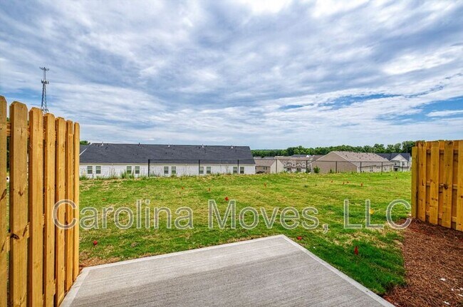 Building Photo - 34 Apricot Ln