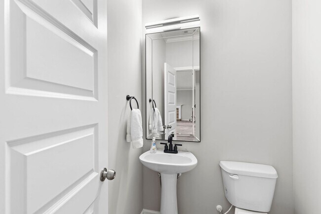 Building Photo - Immaculate, Upgraded Home with Custom Features and Spacious Outdoor Living