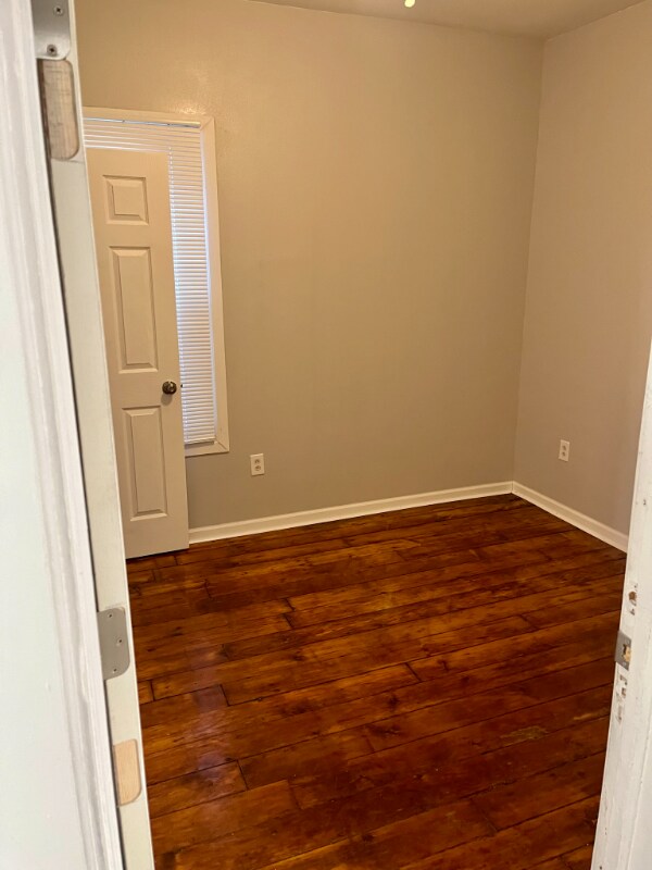 Building Photo - 2182 S Muskego Ave