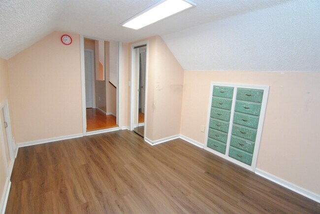 Building Photo - 78 Cadogan Way