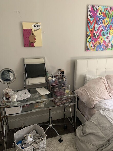 Building Photo - 52 Clearway St