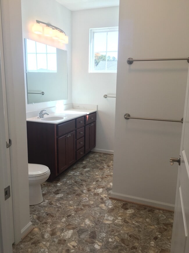 Building Photo - 4315 Farringdon Wy