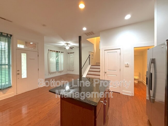 Building Photo - 904 Warren Burgess Ln