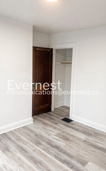 Building Photo - 2730 Elliott Ave