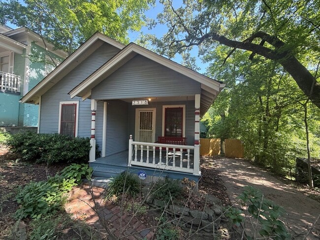 Primary Photo - 2318 W 3rd St