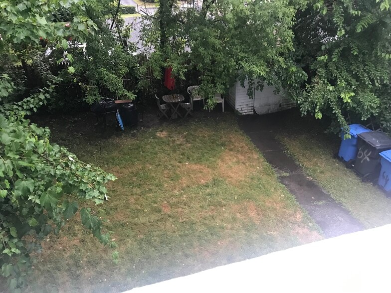 Building Photo - 62 Heath St