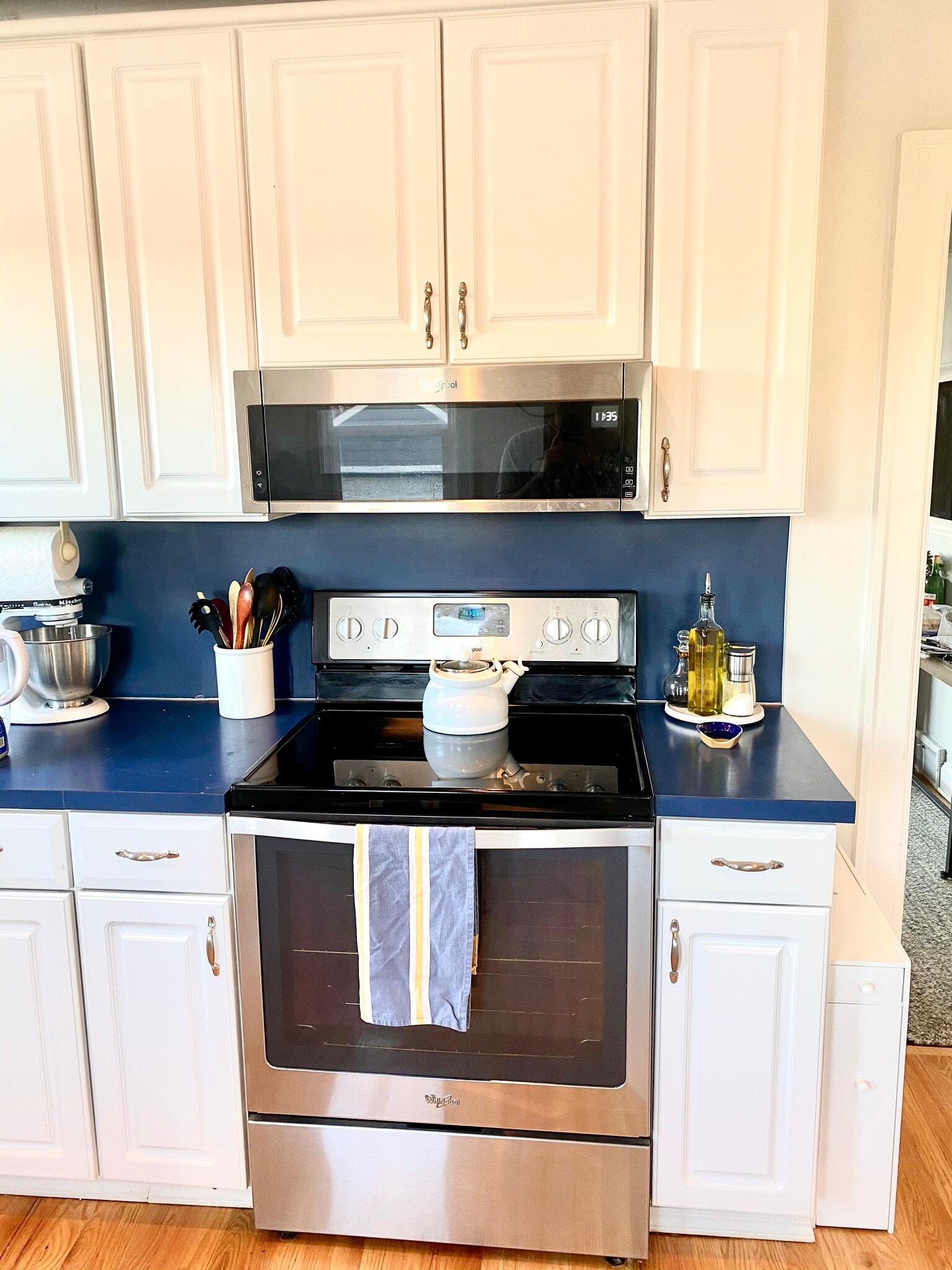 New microwave - 4749 37th Ave SW