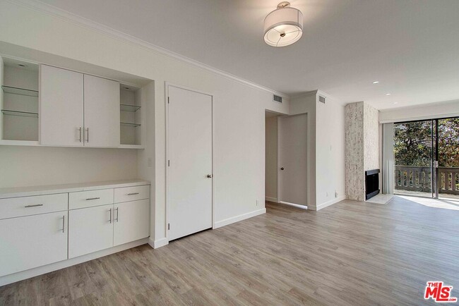 Building Photo - 2324 S Beverly Glen Blvd