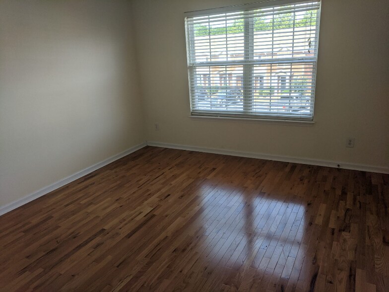 Building Photo - 313 Stewarts Landing Cir