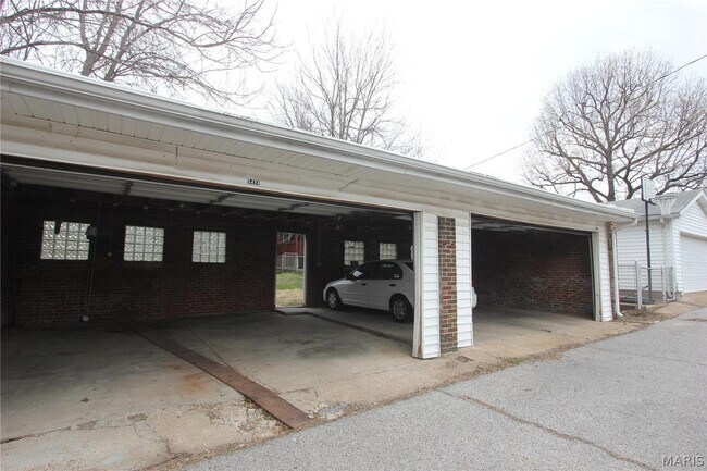 Building Photo - 5422 Rhodes Ave