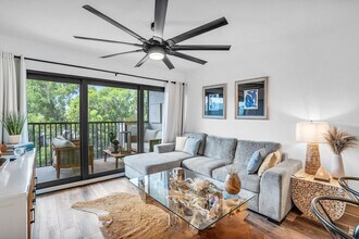 Building Photo - 600 Neapolitan Way