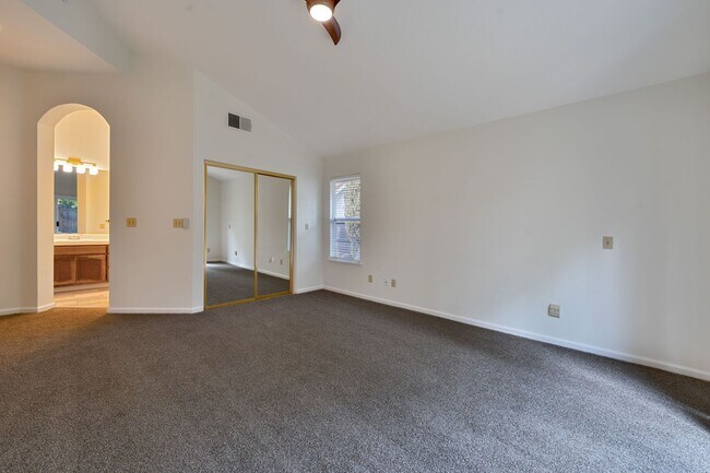 Building Photo - Updated 3 Bedroom Home with 3-Car Garage i...