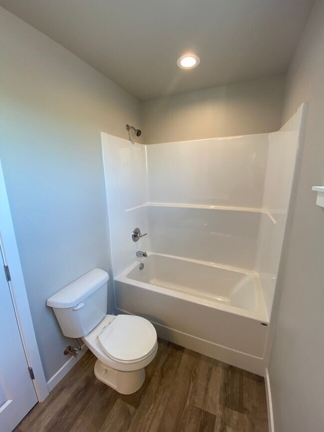 Building Photo - NO1418