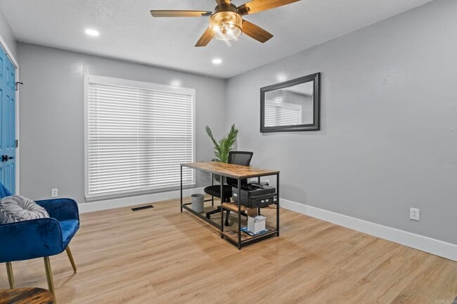 Building Photo - 7109 Sequoyah Ln