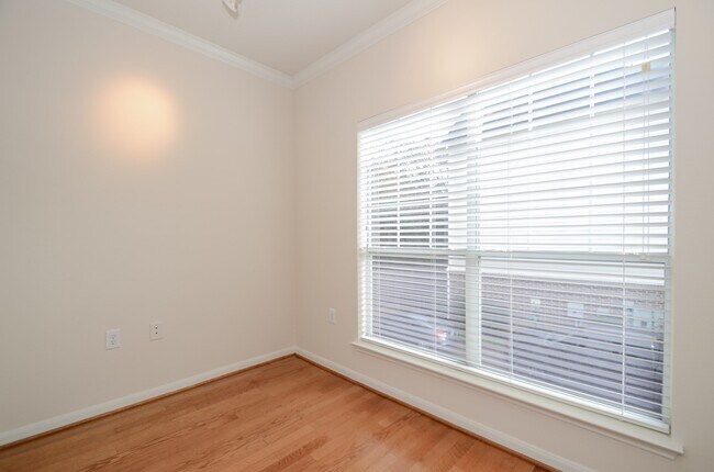 Building Photo - 9200 Westheimer Rd