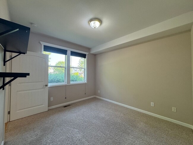 Building Photo - 4467 Castlerock Dr