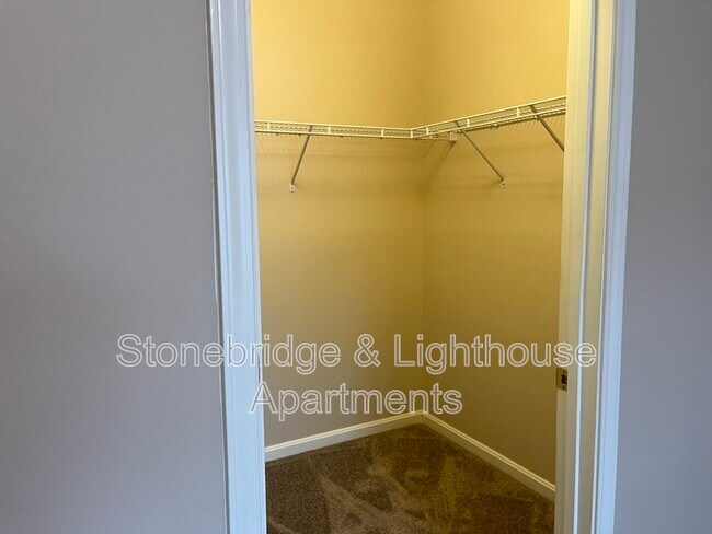 Building Photo - 5209 Lighthouse Cove