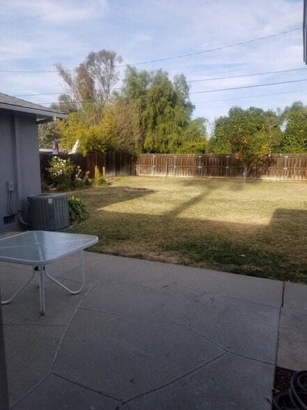 Spacious Backyard - 5165 Carlingford Ave