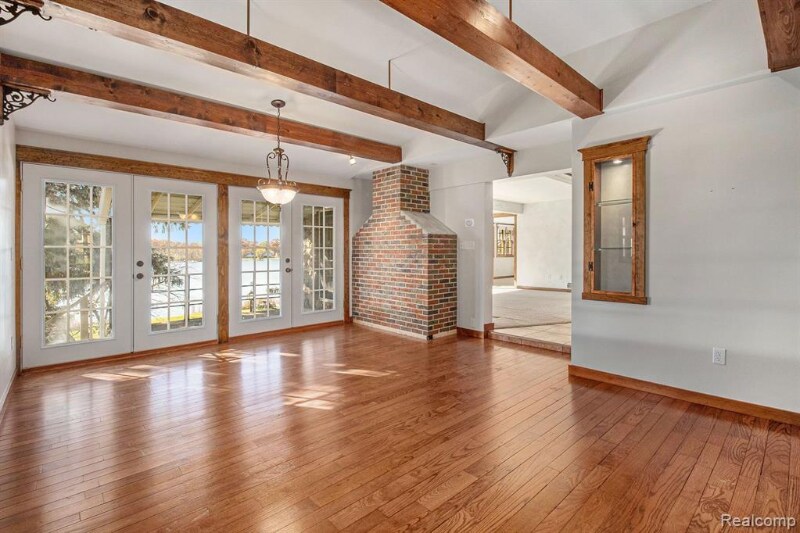 Building Photo - 2739 Lakeridge Ave