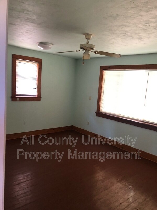 Building Photo - 23707 SE Hawthorne Rd