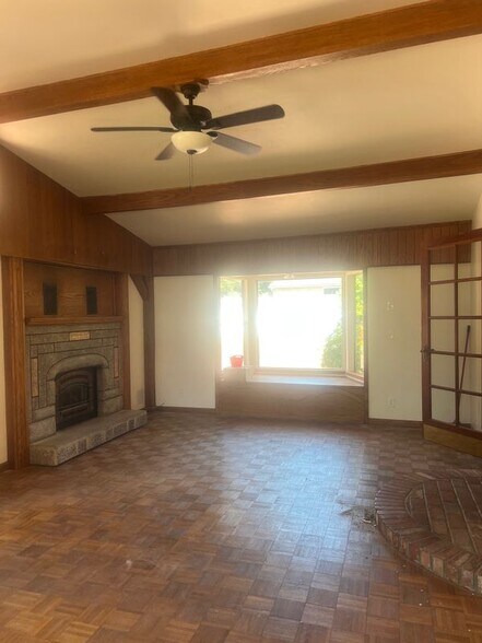 Building Photo - 10913 Dixon Rd