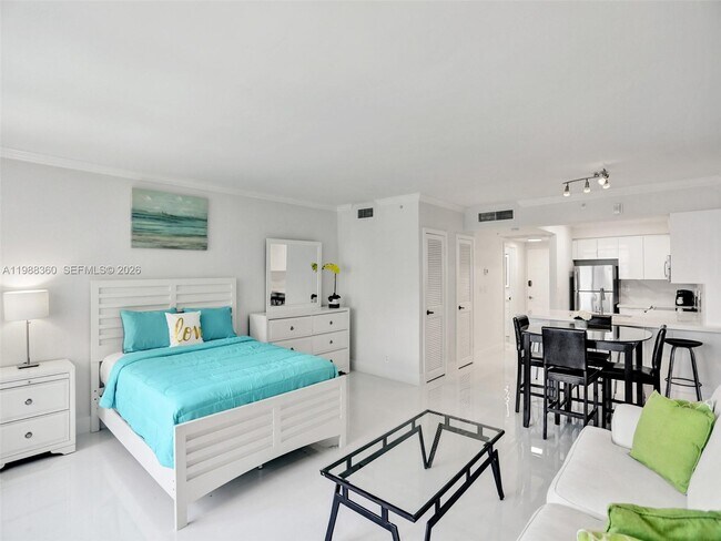 Building Photo - 2501 S Ocean Dr