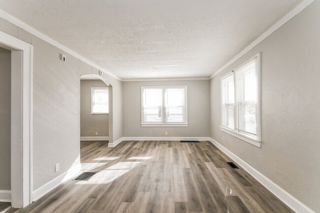 Building Photo - 3002 McKinley St