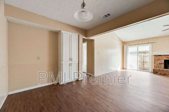 Building Photo - 4724 Berridge Ln