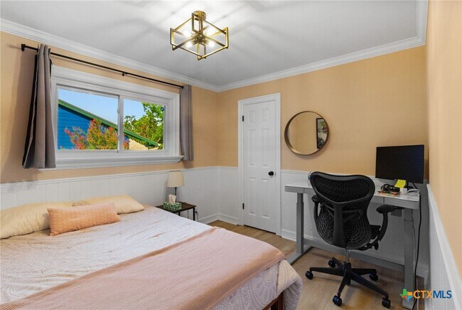 Building Photo - 600 Splitrock