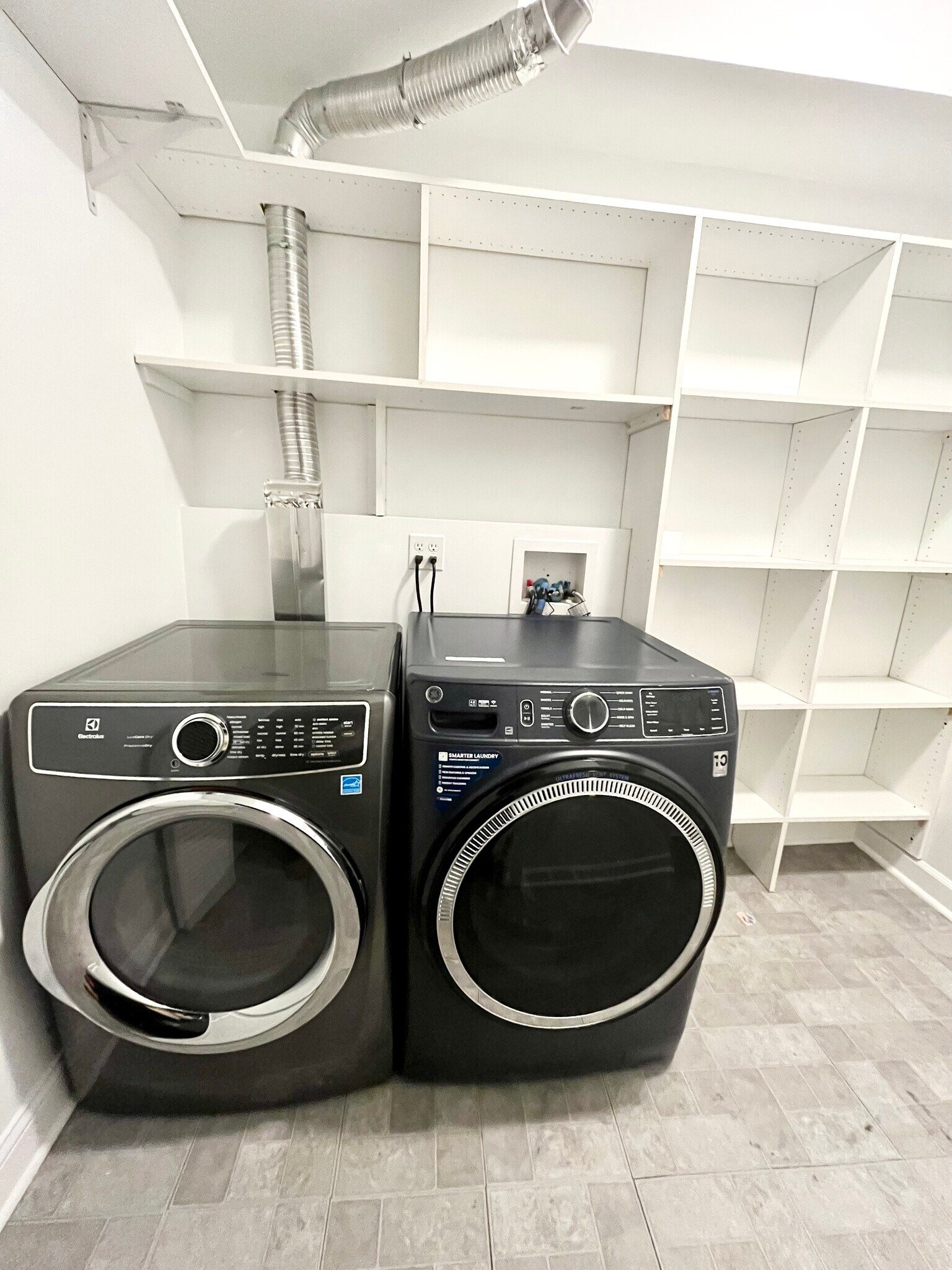 Building Photo - 6712 N Clark St