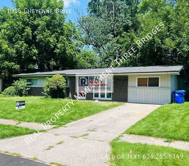 Building Photo - 1015 Cheyenne Dr