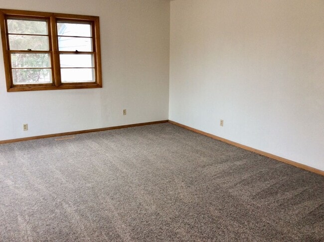 Building Photo - Single Family Home