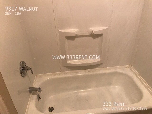 Building Photo - 9317 Walnut-